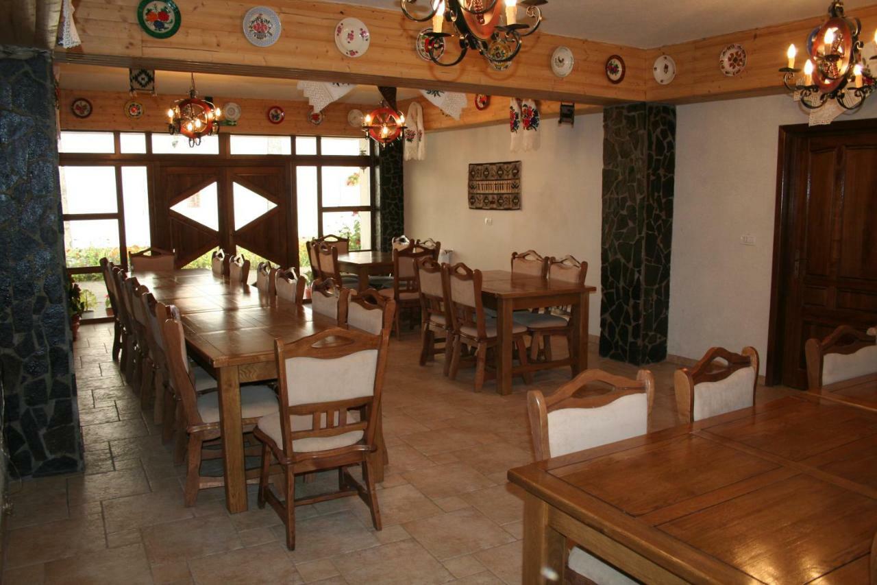 Cabana Iza Hotel Birsana Bagian luar foto