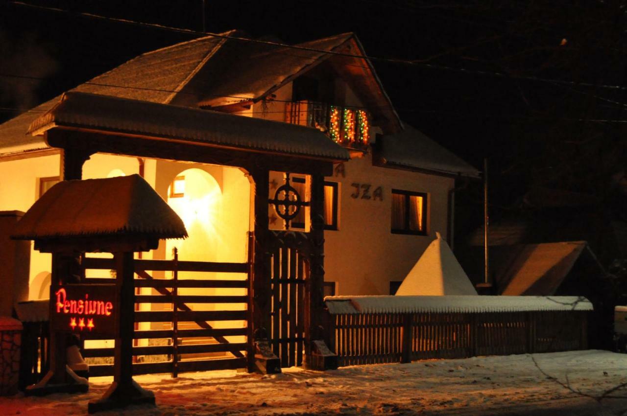 Cabana Iza Hotel Birsana Bagian luar foto